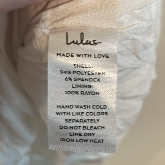 Lulu’s Women’s Mini Dress Medium White Little Bit In Love Surplice Puff Sleeve - Picture 12 of 17